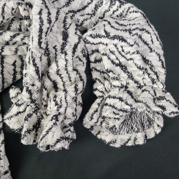 Zac & Rachel Black & Cream Knit Top. Long Sleeve Sz PL. - Picture 3 of 12